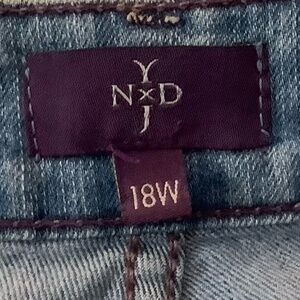 NYDJ 18W light wash denim jeans preowned